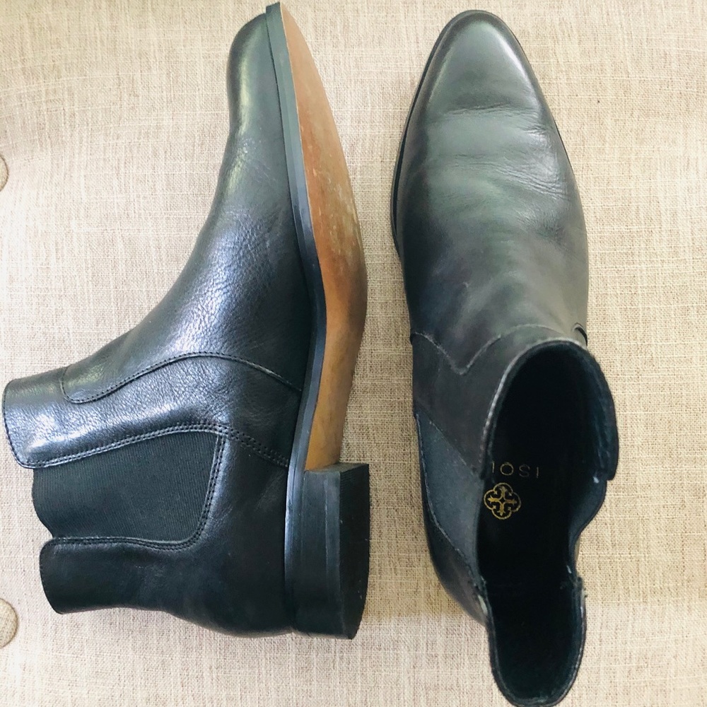 Leather Isola Ankle Booties
